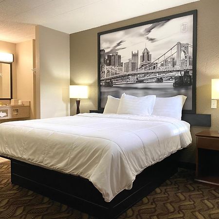 Super 8 By Wyndham Greensburg Esterno foto