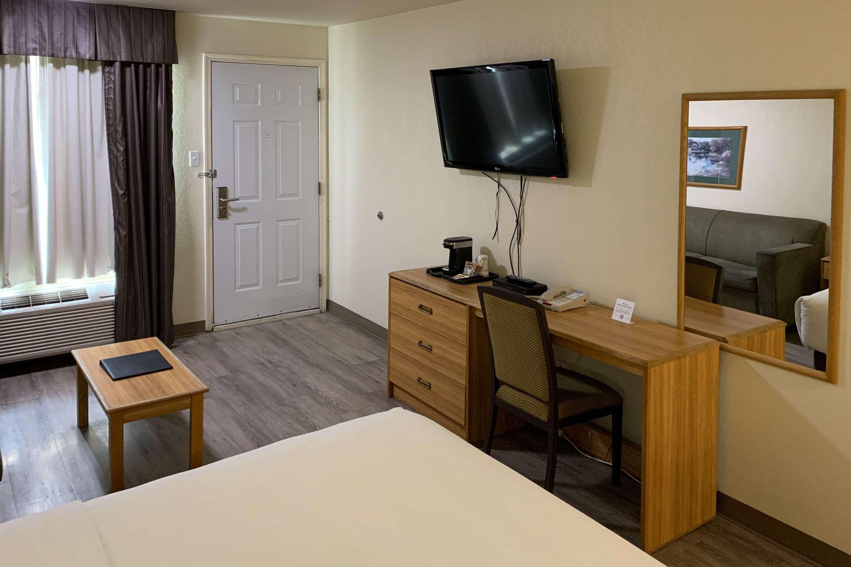 Super 8 By Wyndham Greensburg Esterno foto