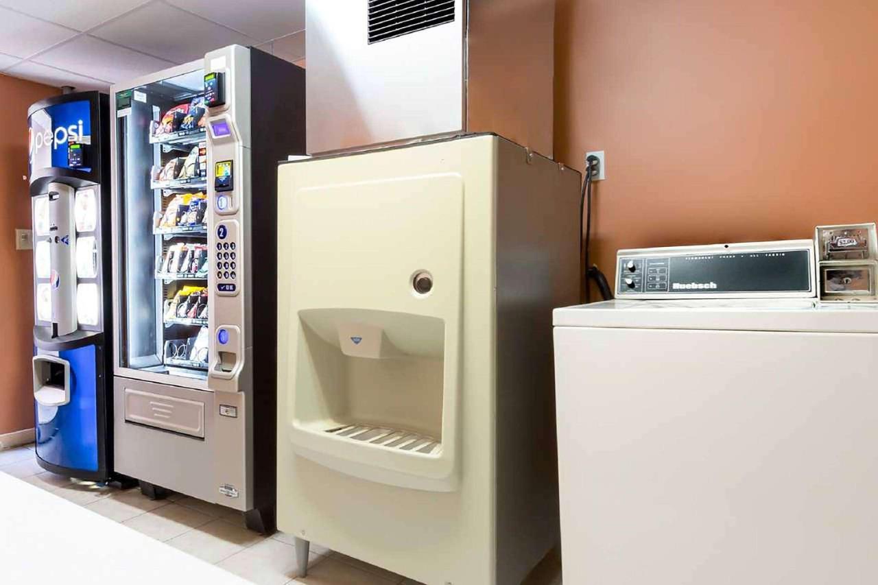 Super 8 By Wyndham Greensburg Esterno foto