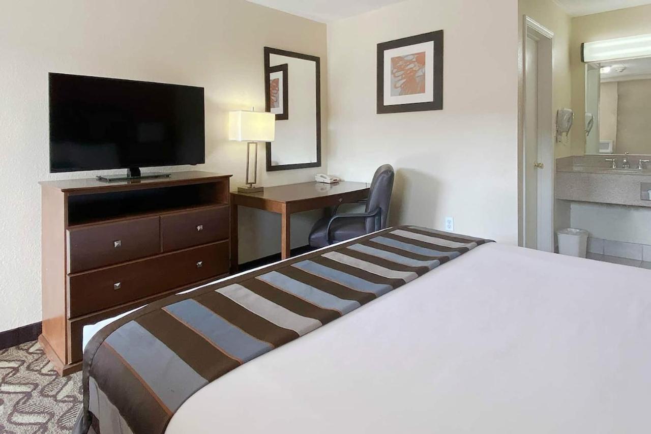 Super 8 By Wyndham Greensburg Esterno foto