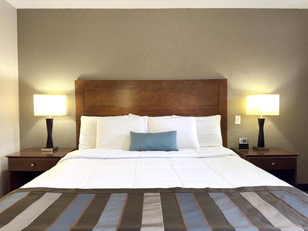 Super 8 By Wyndham Greensburg Esterno foto